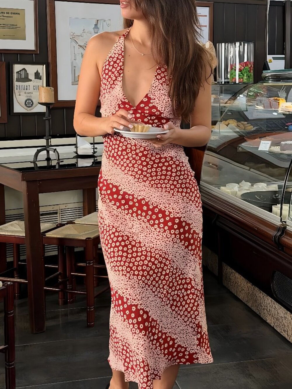 Réalisation Par  Sadie Marguerite Rouge  Halter Midi Dress